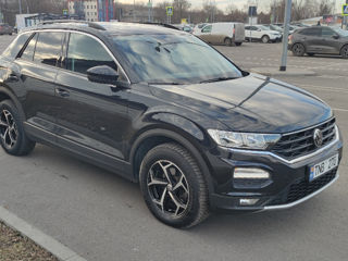 Volkswagen T-Roc foto 2