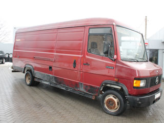 Mercedes 709D foto 3