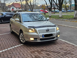 Toyota Avensis foto 4