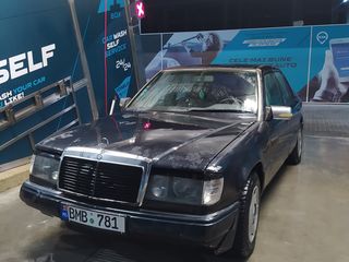 Mercedes Series (W124) foto 1