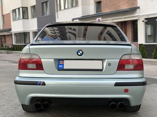 BMW 5 Series foto 9