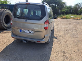 Ford Tourneo Courier foto 3