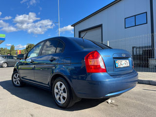 Hyundai Accent foto 3