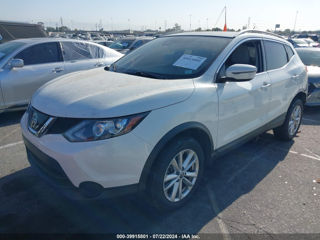 Nissan Rogue foto 3