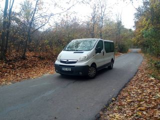 Opel Vivaro foto 1