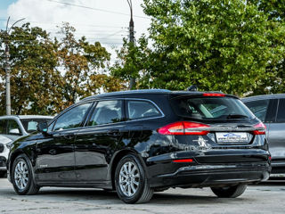 Ford Mondeo foto 2