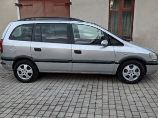 Opel Zafira foto 2