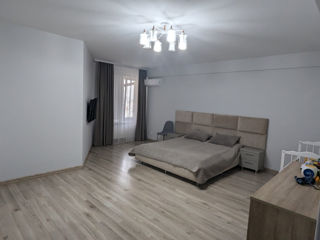 Apartament cu 3 camere, 136 m², Ciocana, Chișinău foto 3