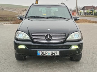 Mercedes M-Class foto 2