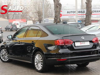 Volkswagen Jetta foto 4