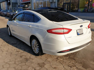 Ford Fusion foto 3