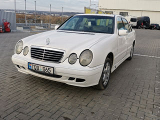 Mercedes E-Class foto 3