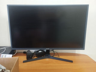 Samsung U32J590UQU