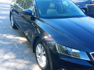 Skoda Superb foto 1