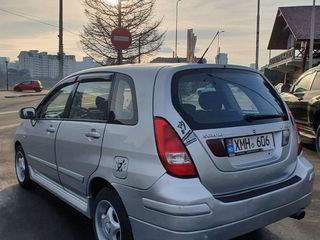 Suzuki Liana foto 4