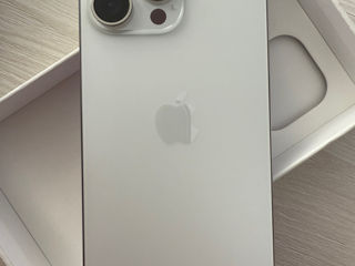 iPhone 15 pro max 256 white foto 2