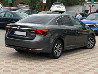 Toyota Avensis foto 4