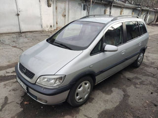 Opel Zafira foto 2