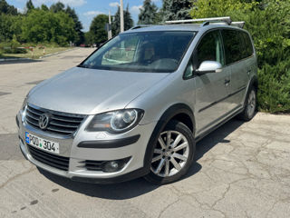 Volkswagen Touran фото 0