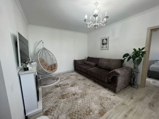 Apartament cu 3 camere, 80 m², Botanica, Chișinău foto 1