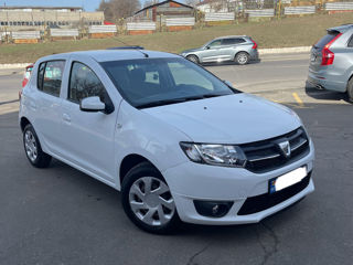 Dacia Sandero foto 1