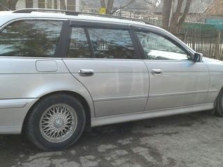 BMW 5 Series foto 6