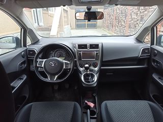 Toyota Verso-S foto 5