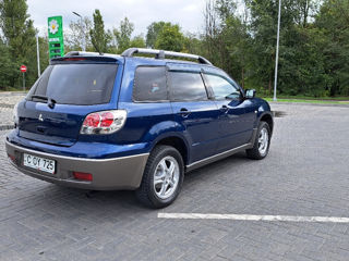 Mitsubishi Outlander foto 3