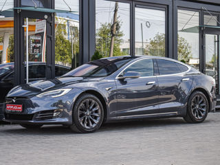 Tesla Model S foto 1