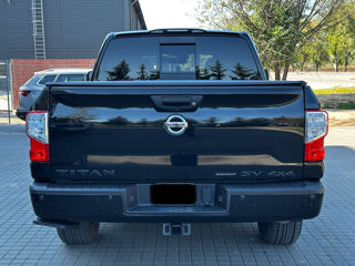 Nissan Titan foto 5