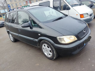 Opel Zafira foto 2