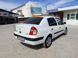 Renault Clio Symbol foto 4