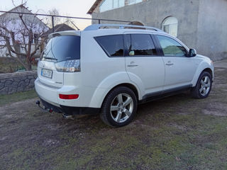 Mitsubishi Outlander foto 4