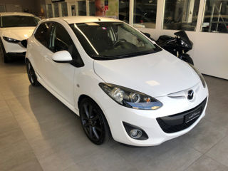 Mazda 2 foto 1