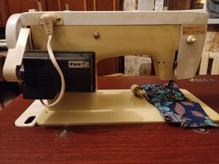Швейная машинка Чайка - электрическая foto 1