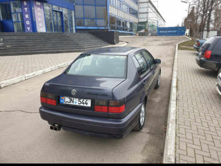 Volkswagen Vento foto 4