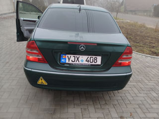 Mercedes C-Class foto 5