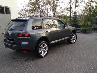 Volkswagen Touareg foto 1