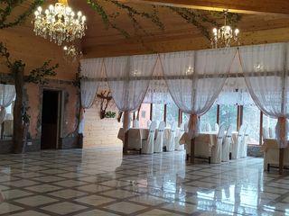 Sala de petreceri,evenimente,nunți,cumătrii pe malul lacului Suruceni. foto 3