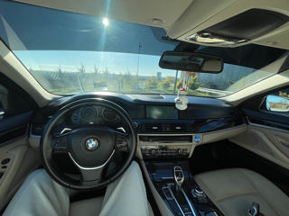 BMW 5 Series foto 9