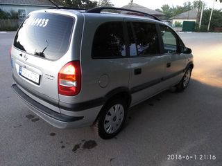 Opel Zafira foto 9