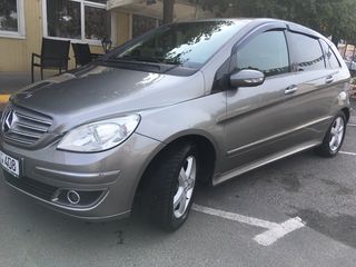 Mercedes B Class foto 2