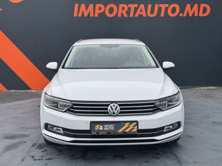 Volkswagen Passat foto 3