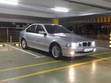 BMW 5 Series foto 3