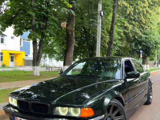 BMW 7 Series foto 2