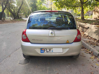 Renault Clio foto 4