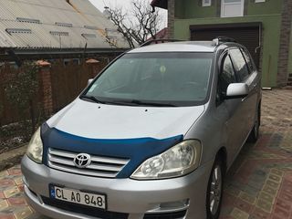 Toyota Avensis Verso foto 4