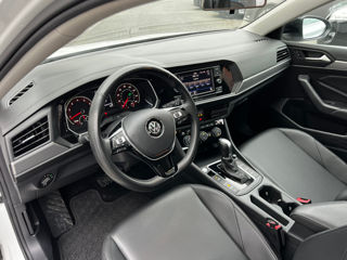 Volkswagen Jetta foto 8