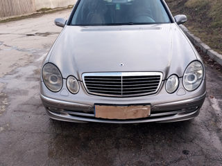 Mercedes E-Class foto 1