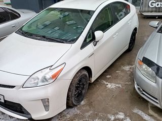 Vind pese Toyota Prius